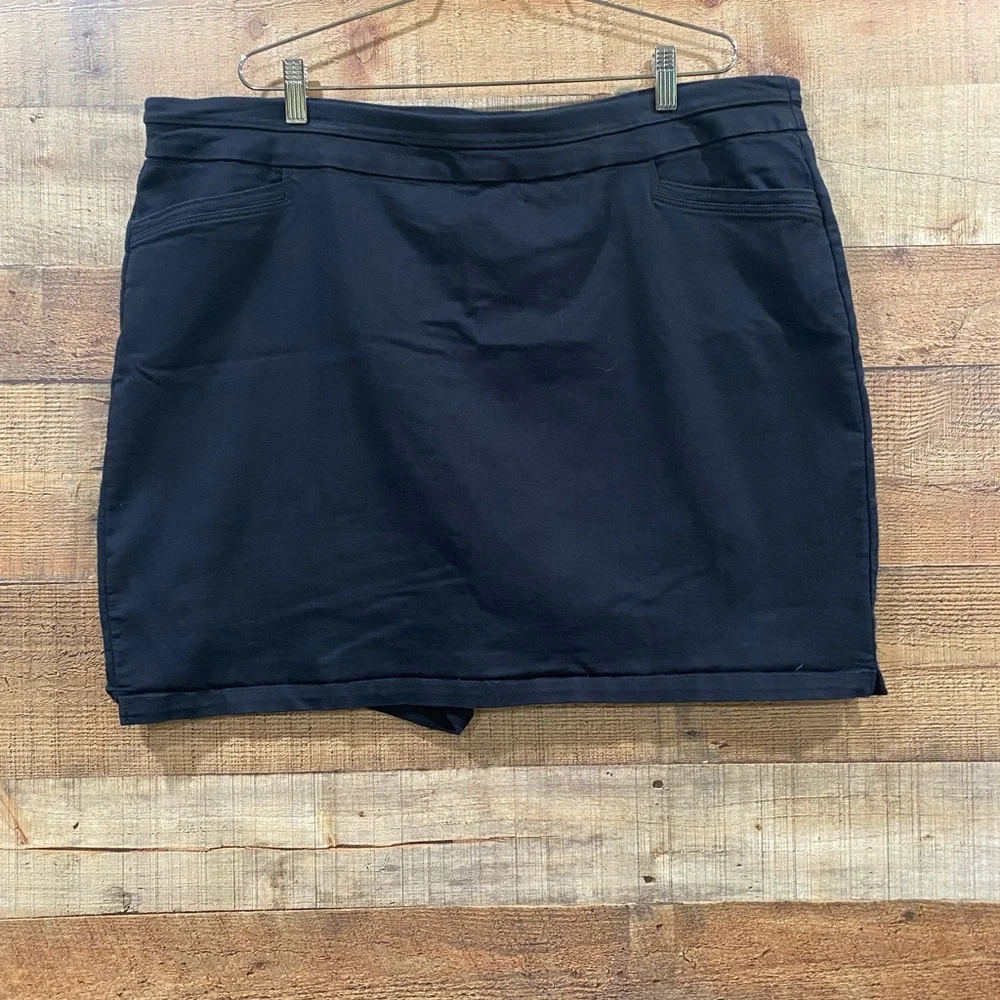 Kim Rogers Curvy Fit Black Skort Size 18W